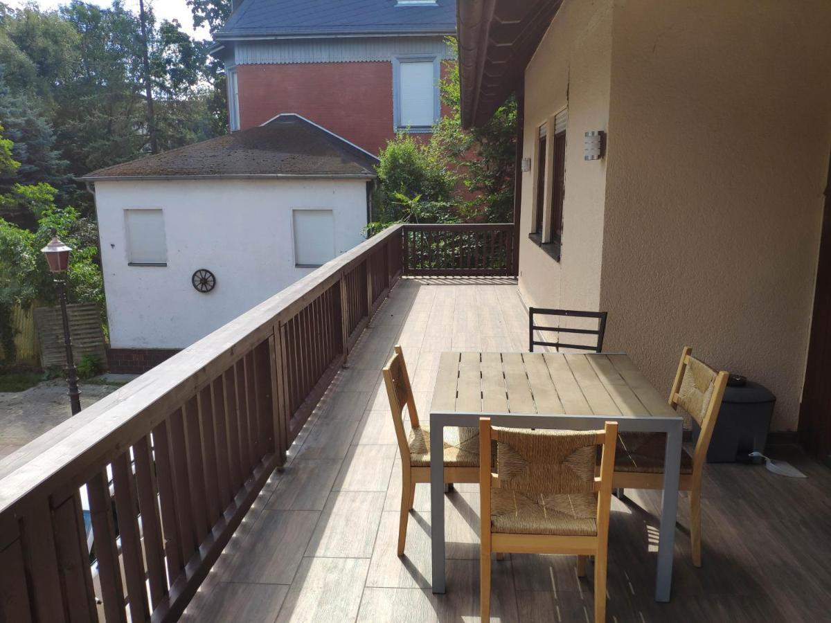 Ferienwohnung mit 123qm für 8 Personen mit sehr großem Garten, einfache Innen-Ausstattung Leipzig Exterior foto