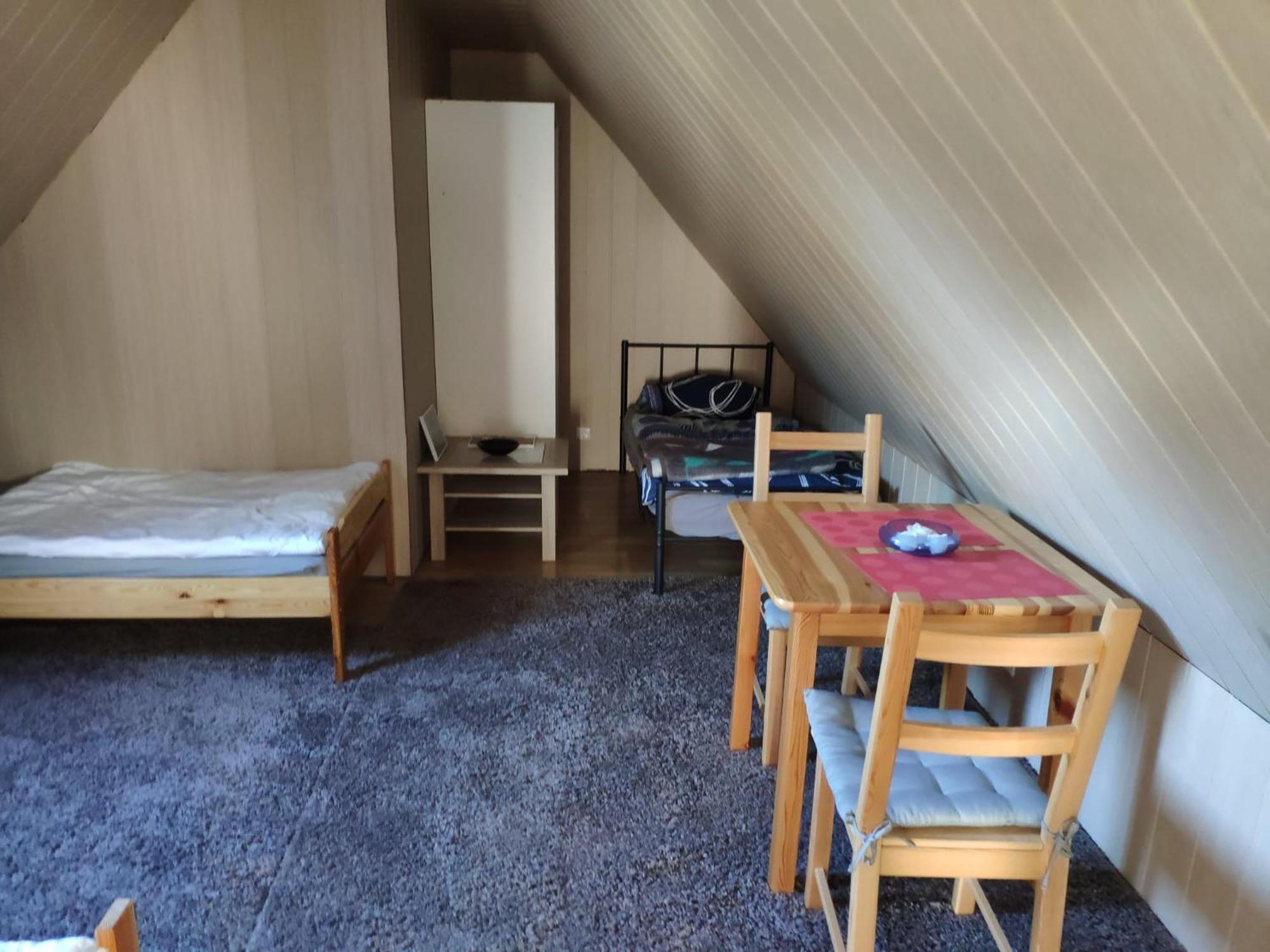 Ferienwohnung mit 123qm für 8 Personen mit sehr großem Garten, einfache Innen-Ausstattung Leipzig Exterior foto