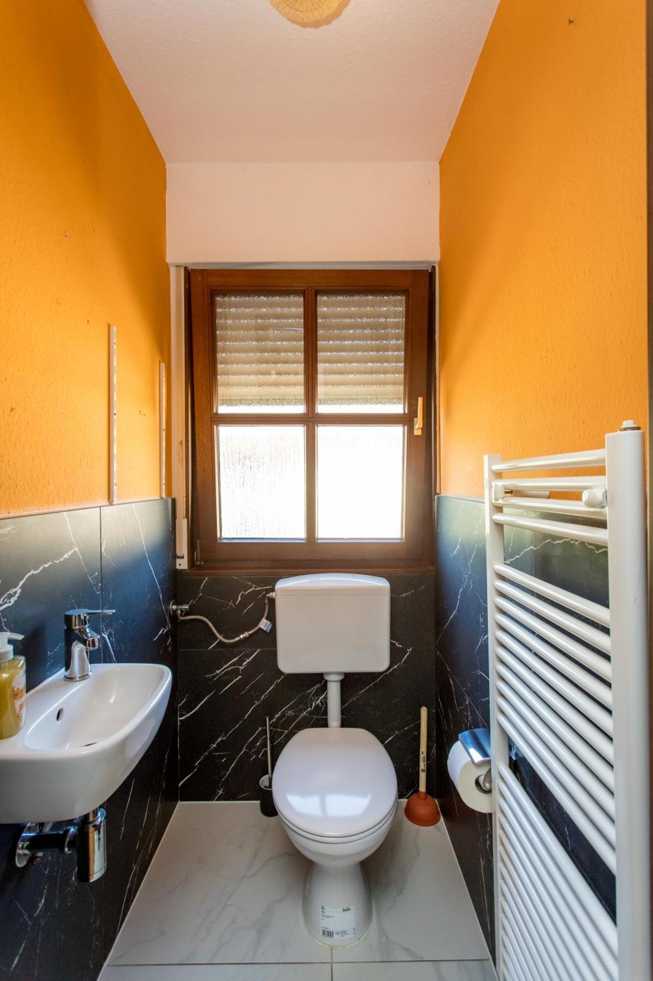 Ferienwohnung mit 123qm für 8 Personen mit sehr großem Garten, einfache Innen-Ausstattung Leipzig Exterior foto