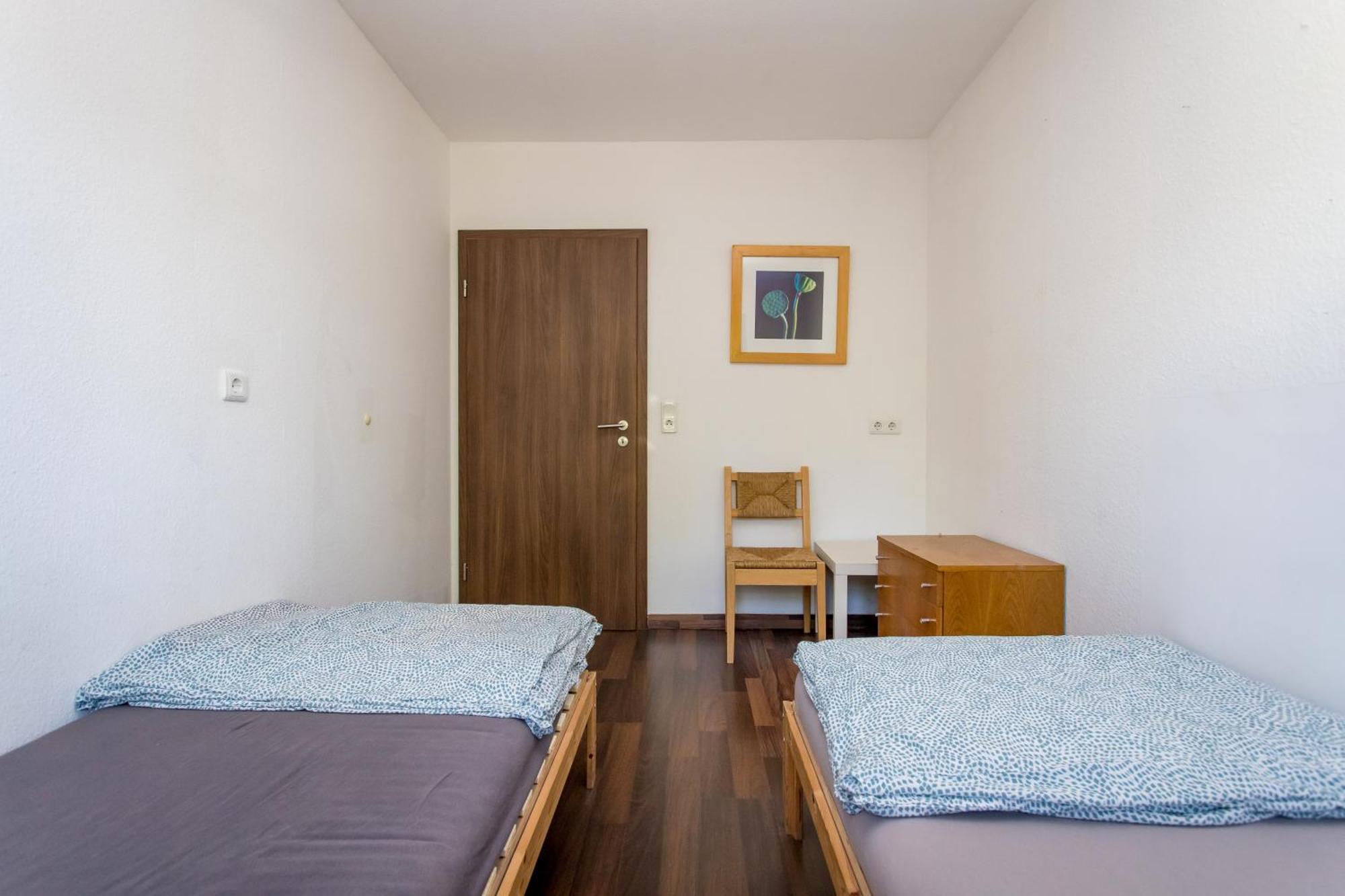 Ferienwohnung mit 123qm für 8 Personen mit sehr großem Garten, einfache Innen-Ausstattung Leipzig Exterior foto