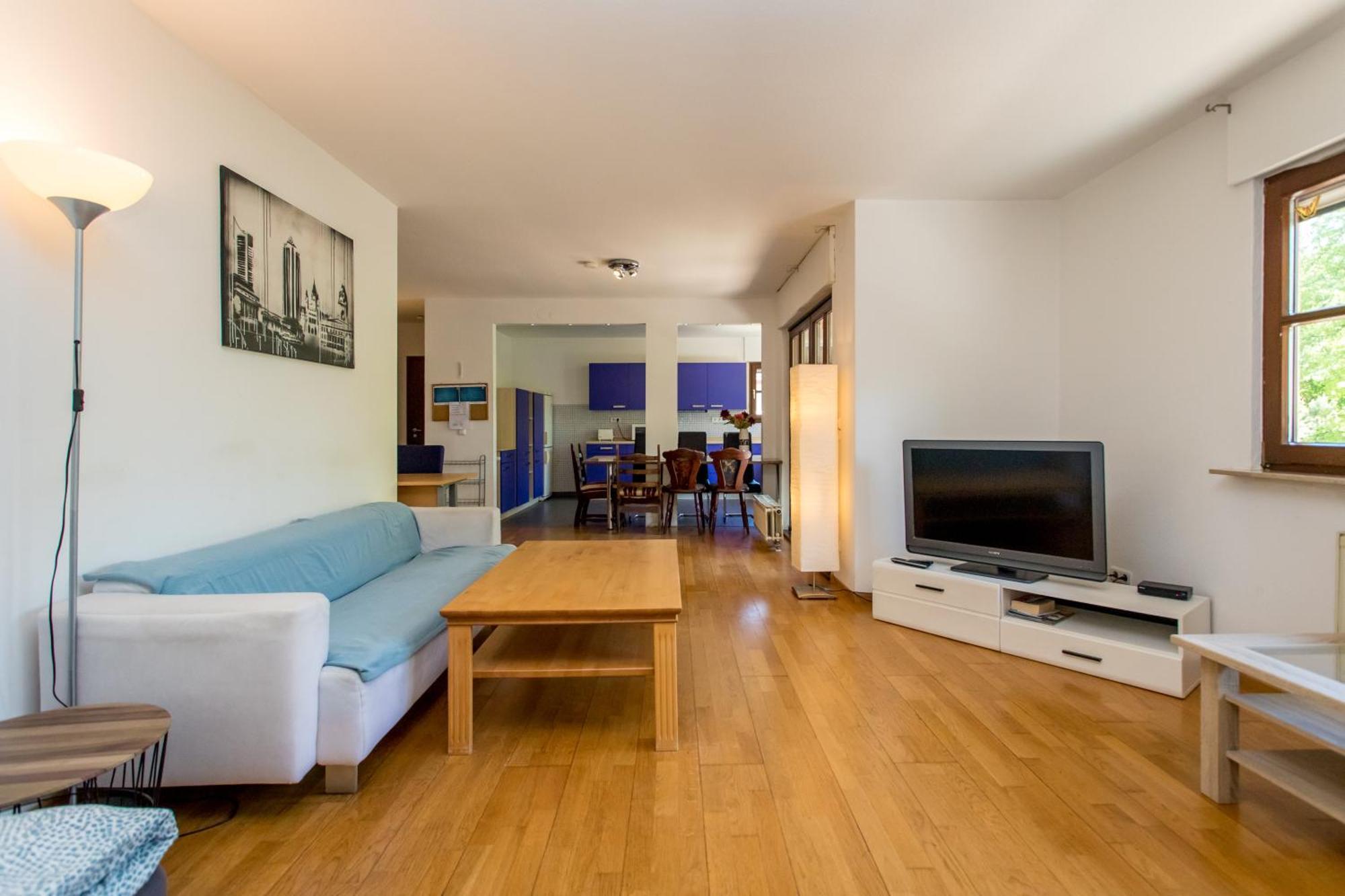 Ferienwohnung mit 123qm für 8 Personen mit sehr großem Garten, einfache Innen-Ausstattung Leipzig Exterior foto